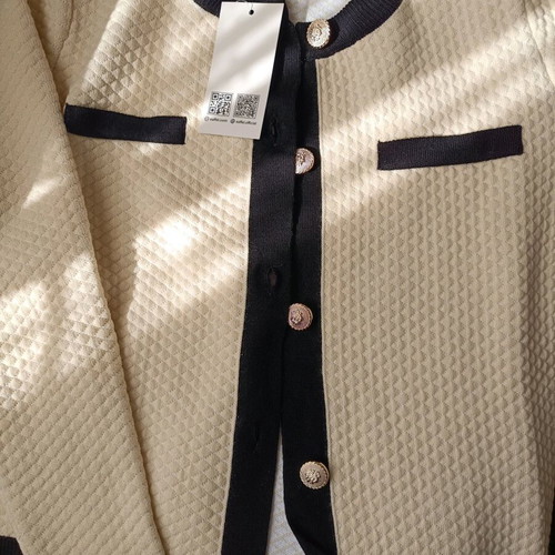 Classic cardigan size M new for all seasons