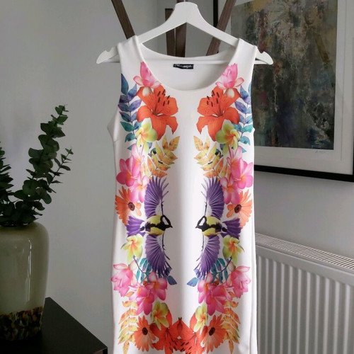 Mini dress Fullah Sugah like new, size small, white multicolor