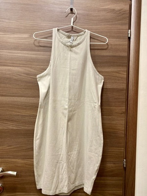 Καλοκαιρινό φόρεμα H&M μπεζ basic με κοψίματα καινούργιο αφόρετο