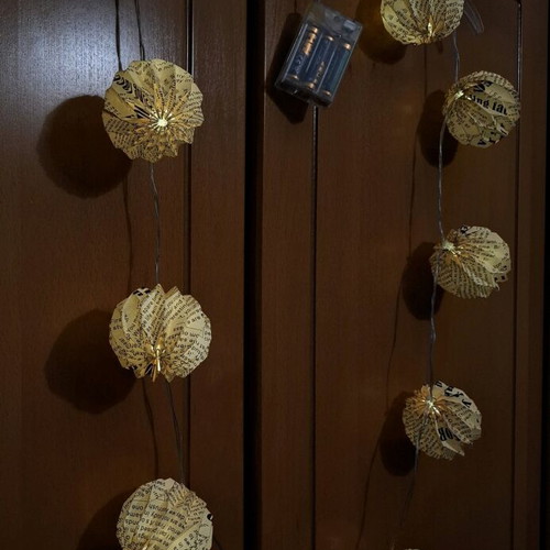 Battery-operated string lights warm white