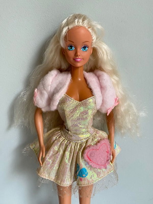 Sindy Party Letters doll 1990s used, Hasbro