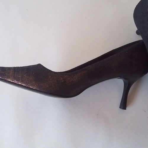 Rossi women's leather pumps size 38 like new, black with brown