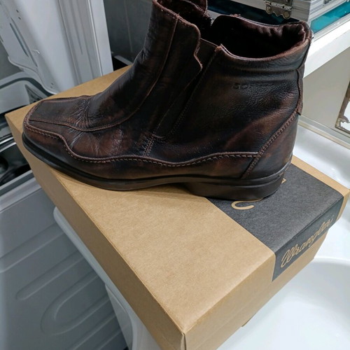 Softies men's leather brown ankle boots size 42 like new