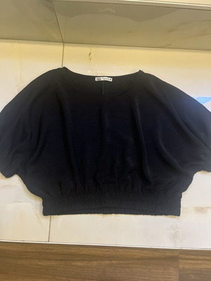 Zara black crop top medium like new
