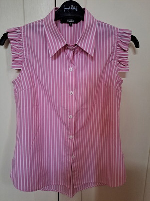 Sleeveless shirt like new, size S