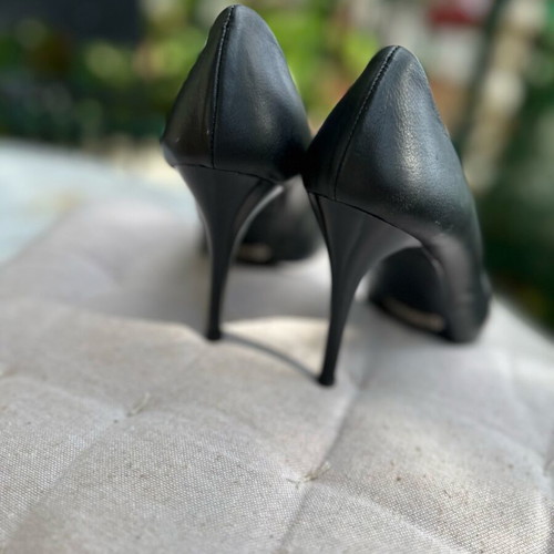 Dodici leather pumps black size 36 like new