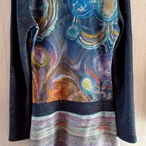 Smash long-sleeve dress used in purple and blue shades