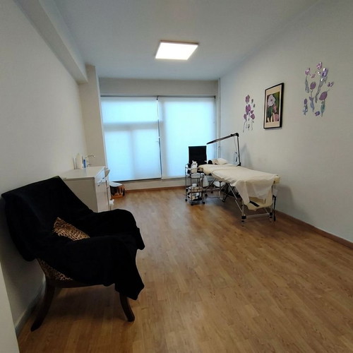 Professional manicure and pedicure equipment like new