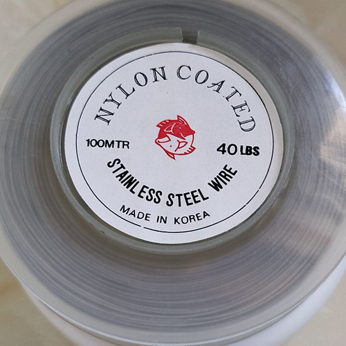 Wire with plastic coating 100 meters 40 lbs new