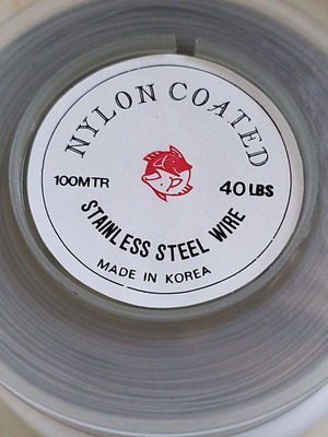 Wire with plastic coating 100 meters 40 lbs new