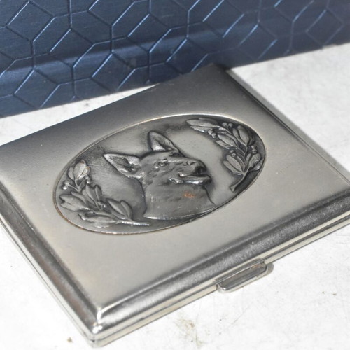 German metal cigarette case used with embossed hunting dog design