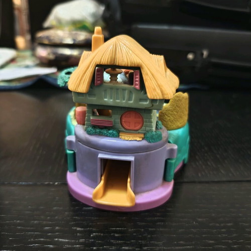 Polly Pocket Alice in Wonderland used Disney set with figures
