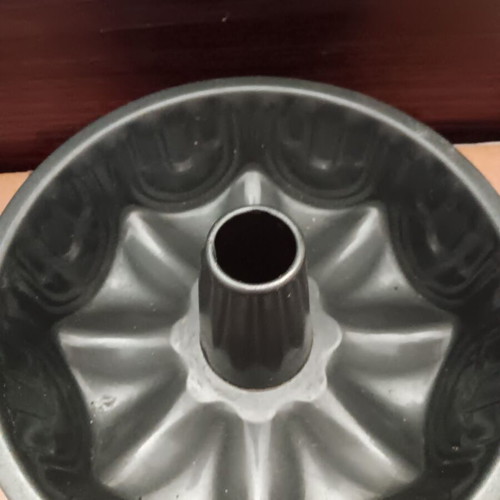 Cake pan used, good condition