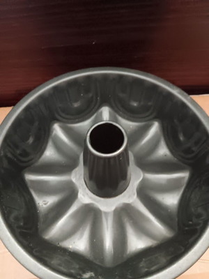 Cake pan used, good condition