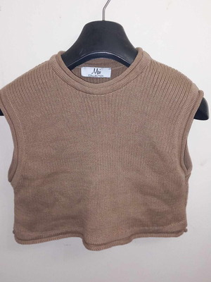 Set like new, unworn, only washed