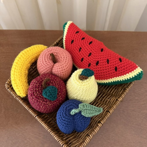 Handmade knitted fruit basket with 6 pieces, new