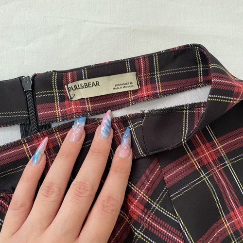 Mini skirt Pull & Bear medium used, black and red, zipper back, defect