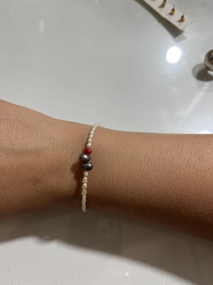 Bracelet with white beads like new