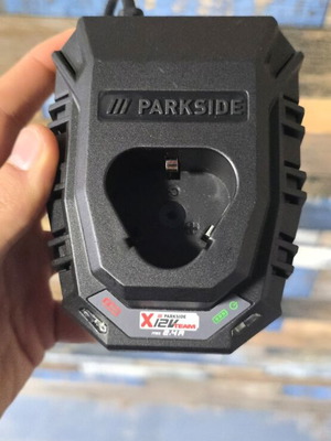 Φορτιστής Parkside 12V 2.4A καινούριος