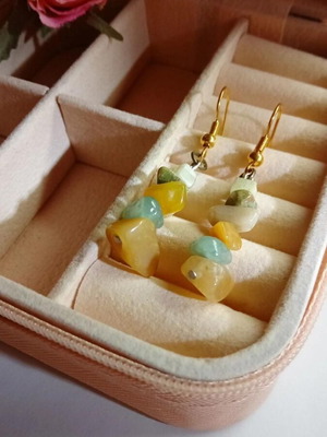 Handmade earrings with stones new, multicolor