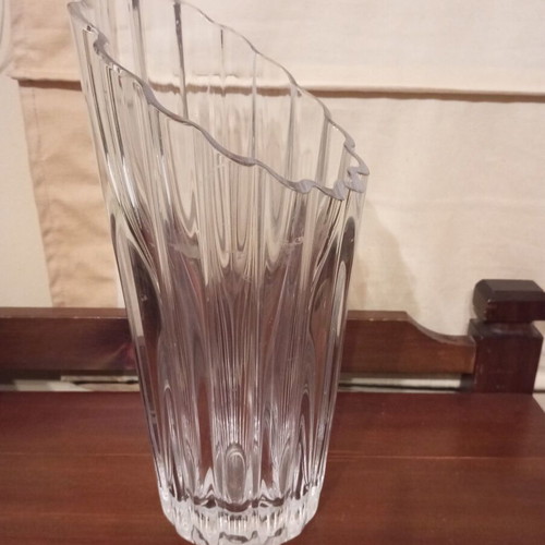 Large heavy crystal vase like new, 30 cm height
