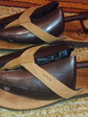 Teva leather sandals size 40, brown