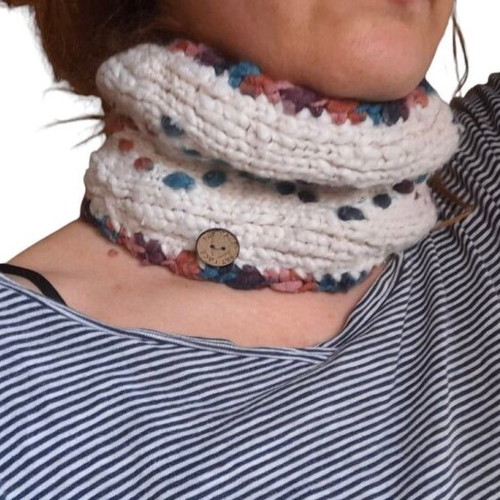Fatface knitted neck warmer like new, cream with colorful details