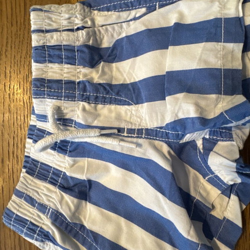 Gap 2 pcs baby shorts 0-3 months like new