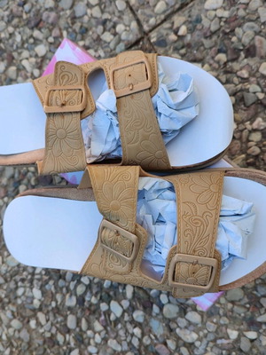 Slippers n38 new beige with embossed design