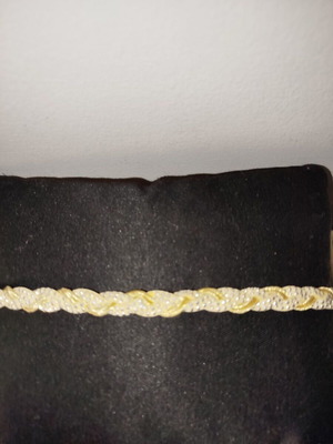 Hair ribbon used, narrow braid shape with elastic band