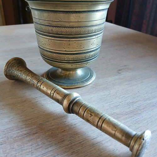 Antique brass mortar used with subtle design