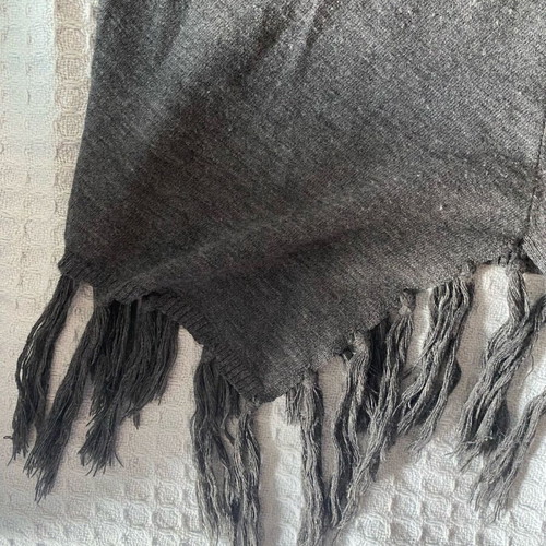 Knitted blouse with fringes like new, grey
