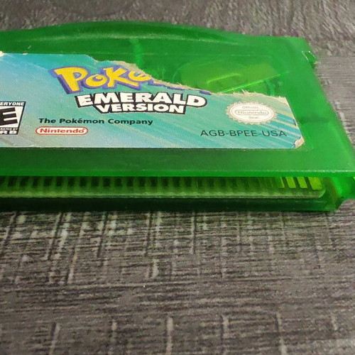 Pokémon Emerald Game Boy Advance original USA version