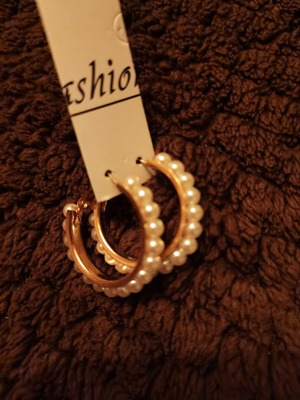 Pearl earrings new, white unused