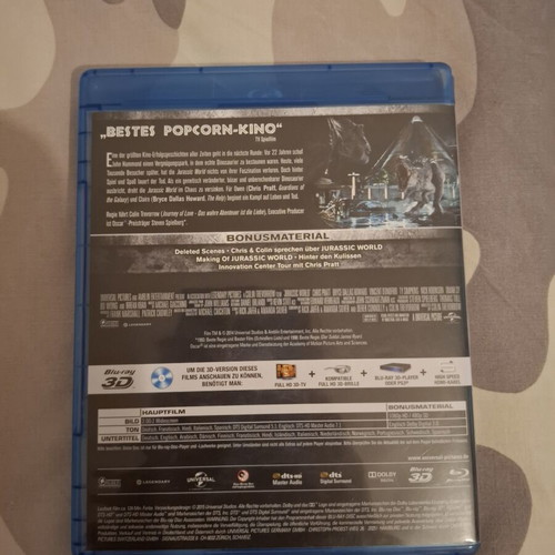 Jurassic World 3D Blu-ray, 2 discs