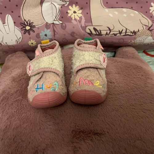 Biomecanics baby slipper size 19 pink new