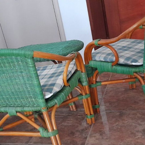 Bamboo set of 4 pieces like new with cushions