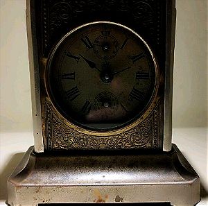 Ρολόι παλιό επιτραπέζιο κουρδιστό