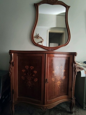 Entrance furniture with mirror used