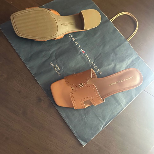 Tommy Hilfiger platform sandals size 38, camel
