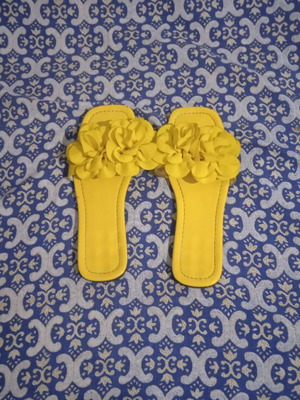 Women's yellow slippers size 39
