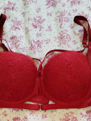 Intimissimi red balconette bra like new limited edition