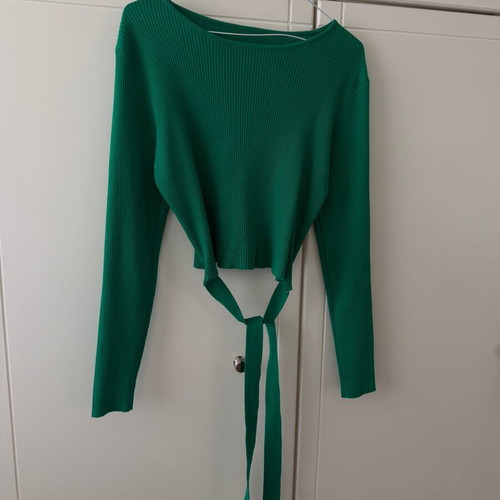 Green long-sleeve blouse with back opening new, size S