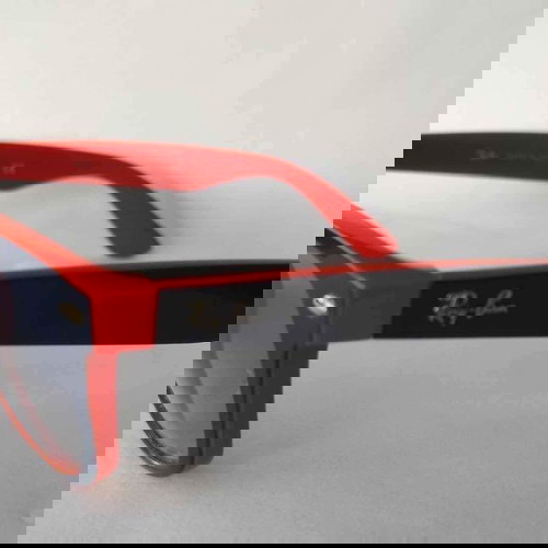 Γυαλιά ηλίου Ray-Ban Wayfarer μεταχειρισμένα, μπλε και κόκκινα