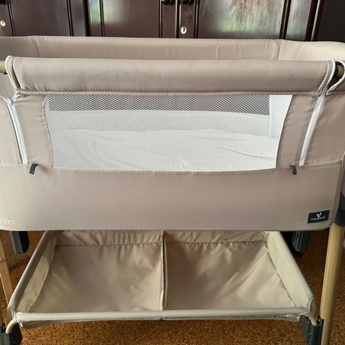 Cangaroo Baby Cot like new with Greco Strom mattress