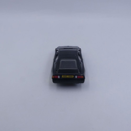 Hot Wheels 2014 Lotus Esprit S1 used, black with gold wheels 1:64
