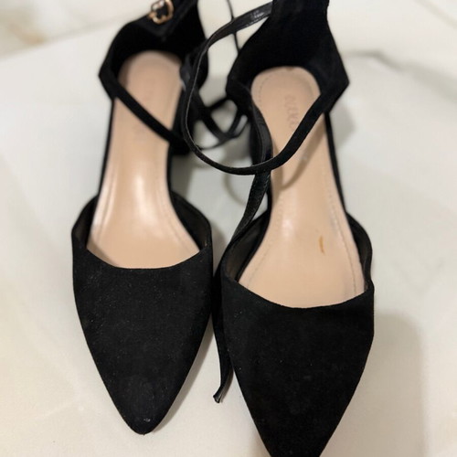 Black pumps with strap used, 5 cm heel