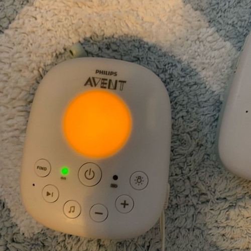 Avent Philips Baby Monitor like new with night light and lullabies