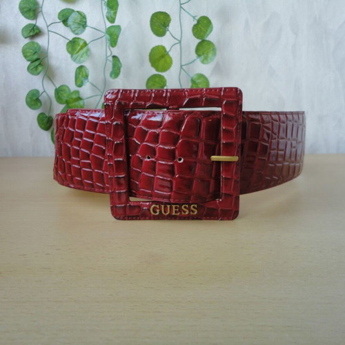 Guess women's belt red like new
