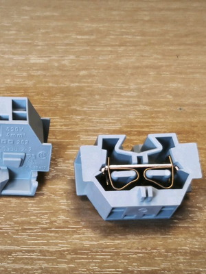 Wago 262-331-1 & 262-301-1 Industrial Terminal Blocks new, two and four connections